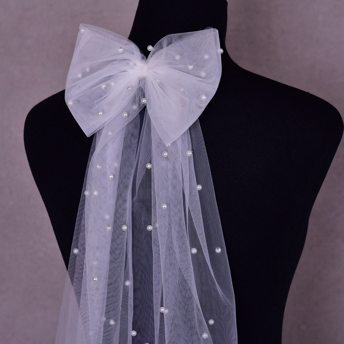 Pearl White Hair Bow Veil